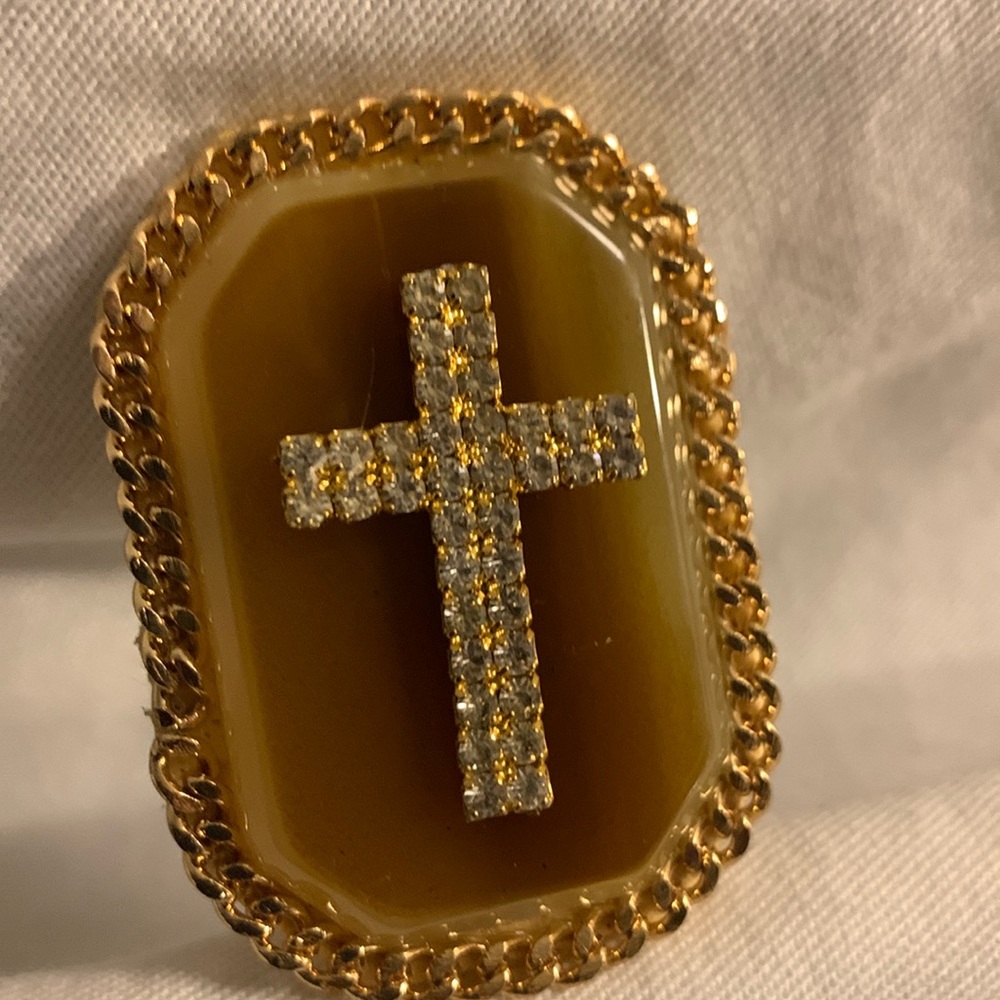Jan Byers-Brown agate stone brooch,rhinestone cross applied and gold tone chain